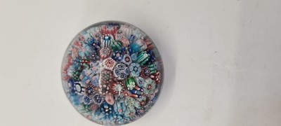 Lot 186 - A group of glass paperweights