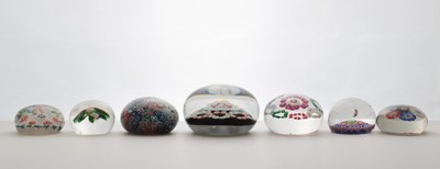 Lot 186 - A group of glass paperweights