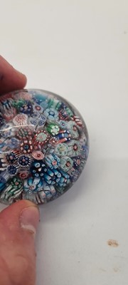 Lot 186 - A group of glass paperweights