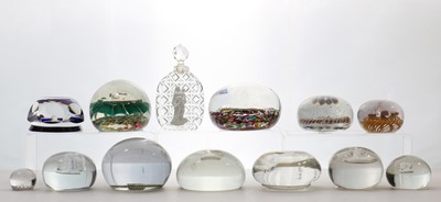 Lot 197 - A group of glass sulphide paperweights