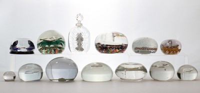 Lot 197 - A group of glass sulphide paperweights