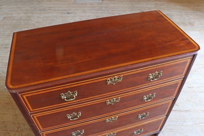 Lot 125 - ☘ A mahogany chest of drawers
