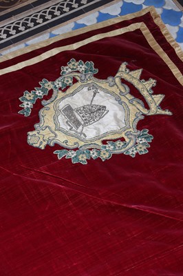 Lot 166 - ☘ A large red velvet and metal thread embroidered armorial hanging