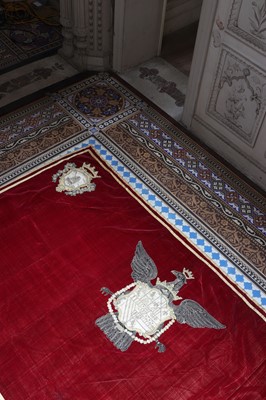 Lot 166 - ☘ A large red velvet and metal thread embroidered armorial hanging