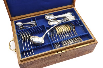 Lot 25 - A canteen of silver Fiddle. thread and shell pattern flatware