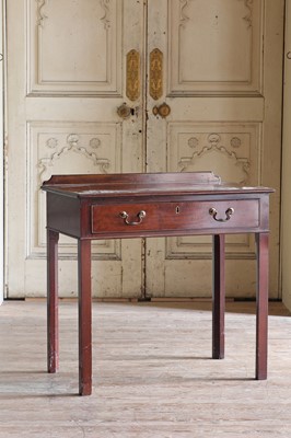 Lot 289 - ☘ A George III mahogany side table