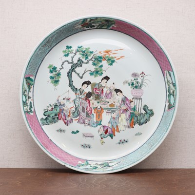 Lot 120 - A Chinese famille rose charger