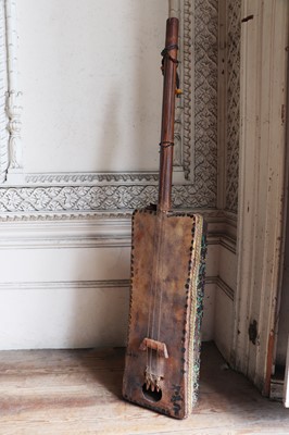 Lot 252 - A three-stringed instrument