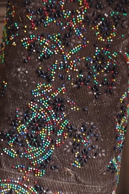 Lot 252 - A three-stringed instrument