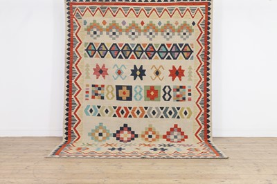 Lot 486 - A kilim wool rug