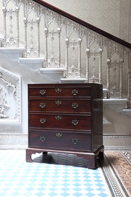 Lot 39 - A George III mahogany chest of drawers