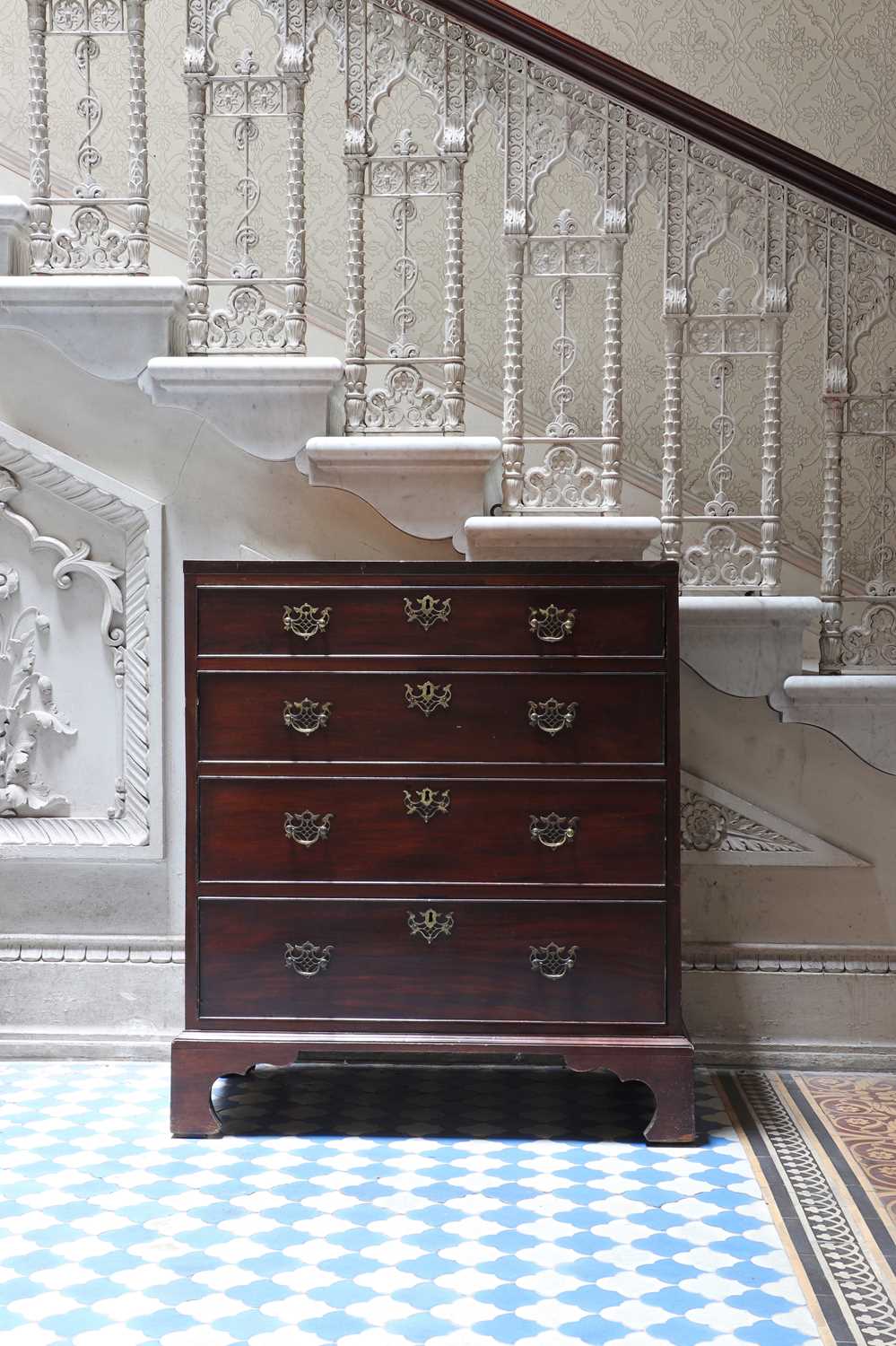 Lot 39 - A George III mahogany chest of drawers