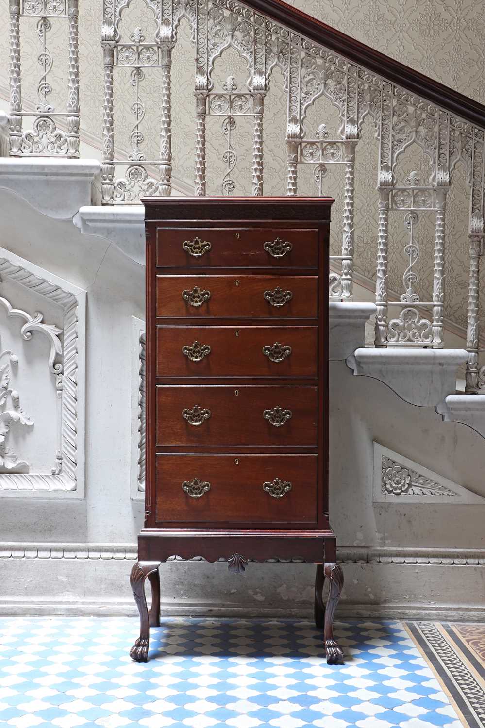 Lot 128 - ☘ An Edwardian mahogany tall chest