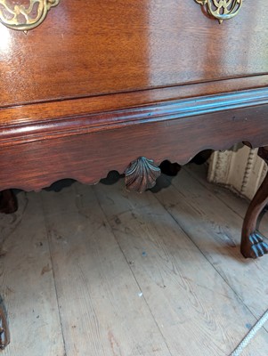 Lot 128 - ☘ An Edwardian mahogany tall chest