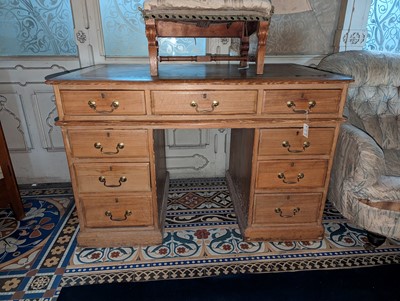 Lot 71 - ☘ A Victorian pine pedestal desk