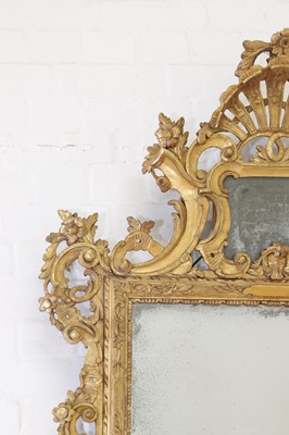 Lot 401 - A carved giltwood pier mirror