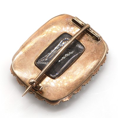 Lot 5 - A Georgian bronzed silhouette and pearl lace pin