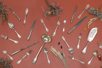 Lot 73 - A composed George IV silver flatware service