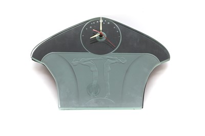 Lot 165A - An Art Deco style mantel clock