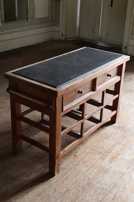 Lot 429 - A modern pine butcher's block table