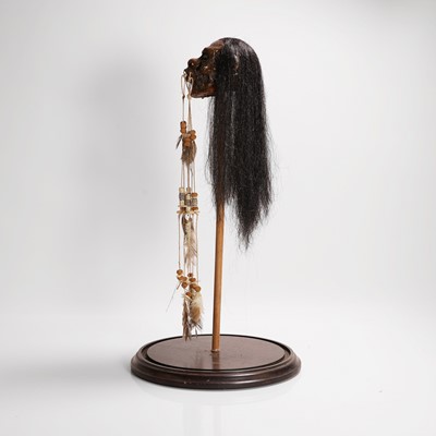 Lot 60 - A replica shrunken head