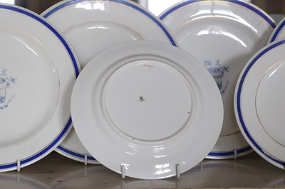 Lot 370 - ☘ A large Copeland porcelain crested part dinner service