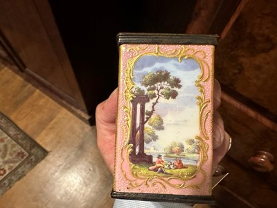 Lot 371 - ☘ An enamel tea caddy