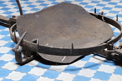 Lot 414 - A large iron mantrap