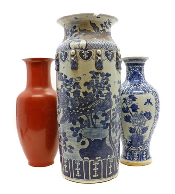 Lot 186 - A Chinese blue and white baluster vase