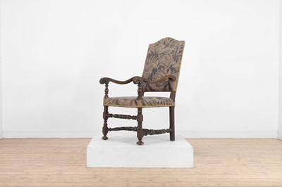 Lot 499 - A walnut throne chair