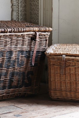 Lot 431 - A large wicker laundry basket