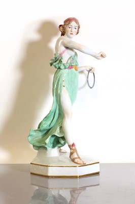 Lot 122 - A Meissen porcelain figure