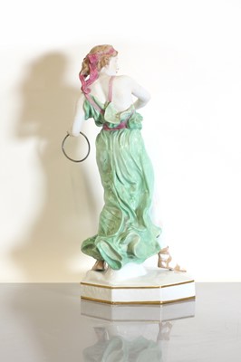 Lot 122 - A Meissen porcelain figure