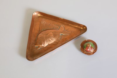 Lot 69 - An Arts and Crafts circular copper dish