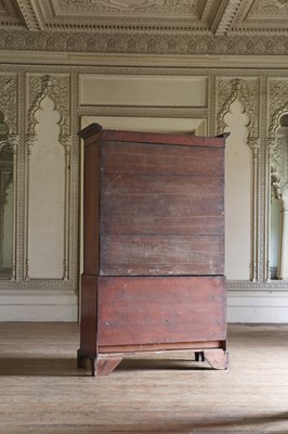 Lot 202 - ☘ A Regency mahogany linen press