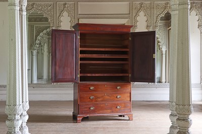 Lot 202 - ☘ A Regency mahogany linen press