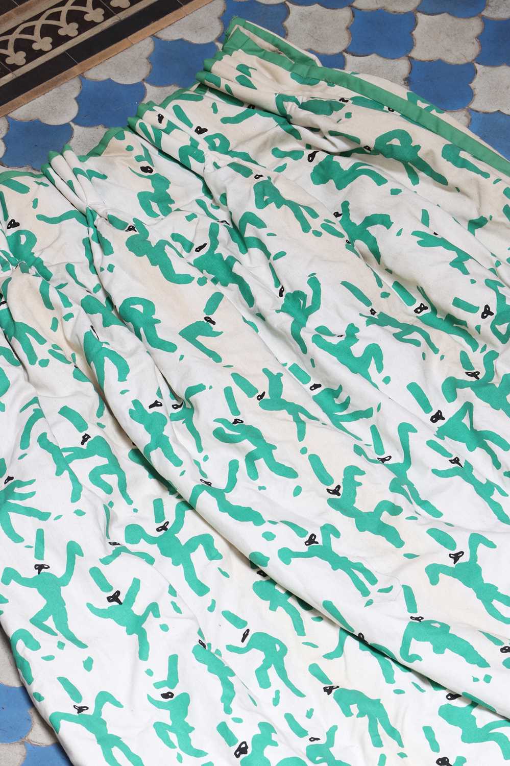 Lot 170 - A pair of printed cotton interlined curtains