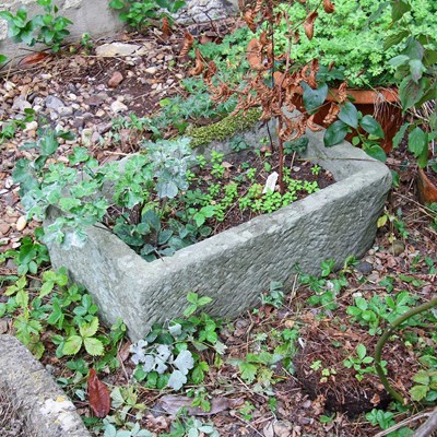 Lot 523 - A Cotswold stone trough