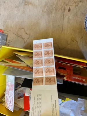 Lot 350 - A large quantity of GB stamp booklets