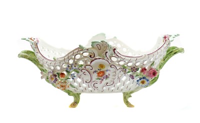 Lot 197 - A large Meissen porcelain basket