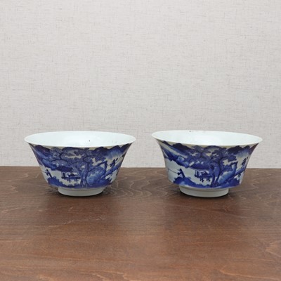 Lot 64 - A pair of Chinese blue and white bowls
