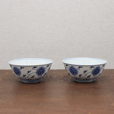 Lot 65 - A pair of Chinese blue and white bowls