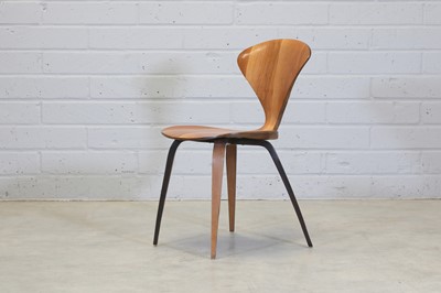 Lot 313 - A walnut side chair