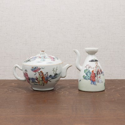 Lot 73 - A Chinese famille rose wine pot