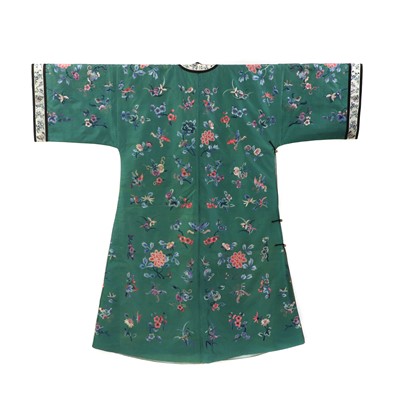 Lot 83 - A Chinese embroidered robe