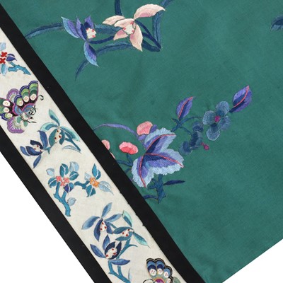 Lot 83 - A Chinese embroidered robe