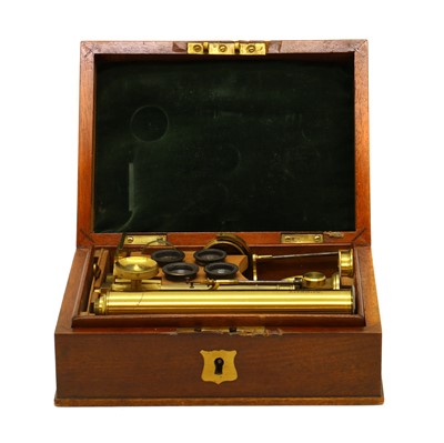 Lot 288 - A travelling brass microscope