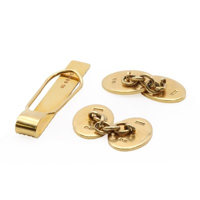 Lot 214 - A pair of 18ct gold chain link cufflinks