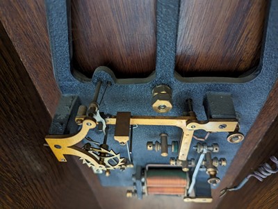 Lot 416 - An Electric Synchronome clock