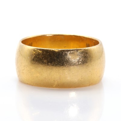 Lot 364 - A 22ct gold wedding ring